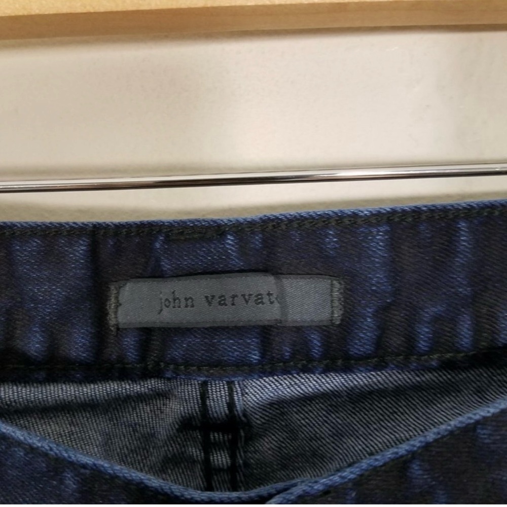 John Varvatos collection Jeans Stretch Blue Size 34/ inseam= 31 inches